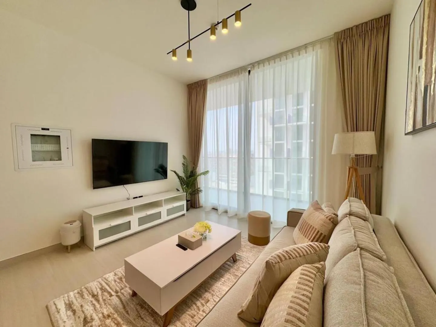 Spacious 1Br Apt In Jvc With Big Balcony Dubai Appartamento